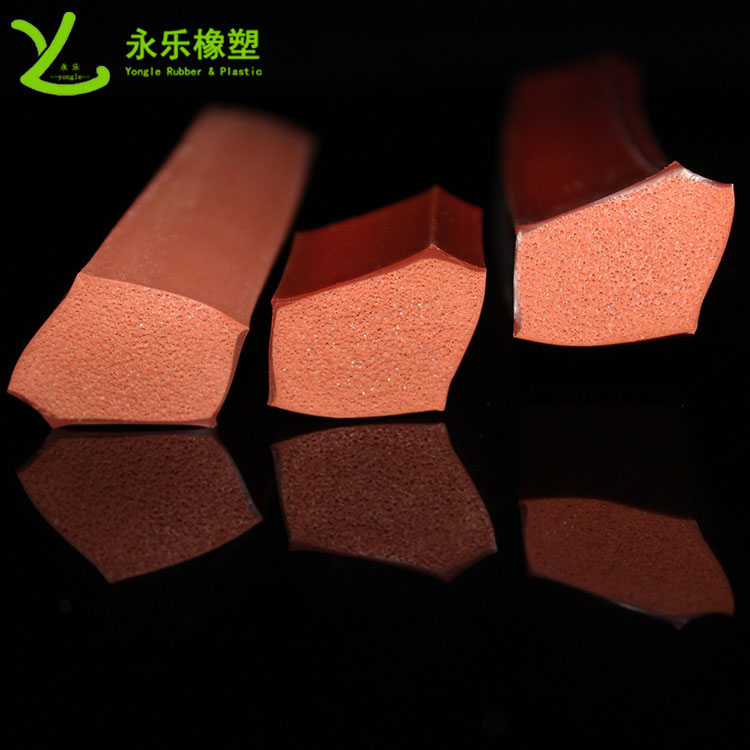 擠出復合發(fā)泡硅膠條，耐高溫復合發(fā)泡硅膠條，耐老化復合發(fā)泡硅膠條